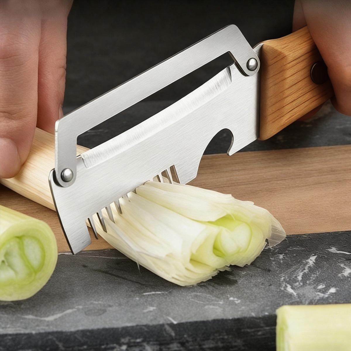 Stainless Steel Peeler With Wo - Oud Wood Chip recension och pris